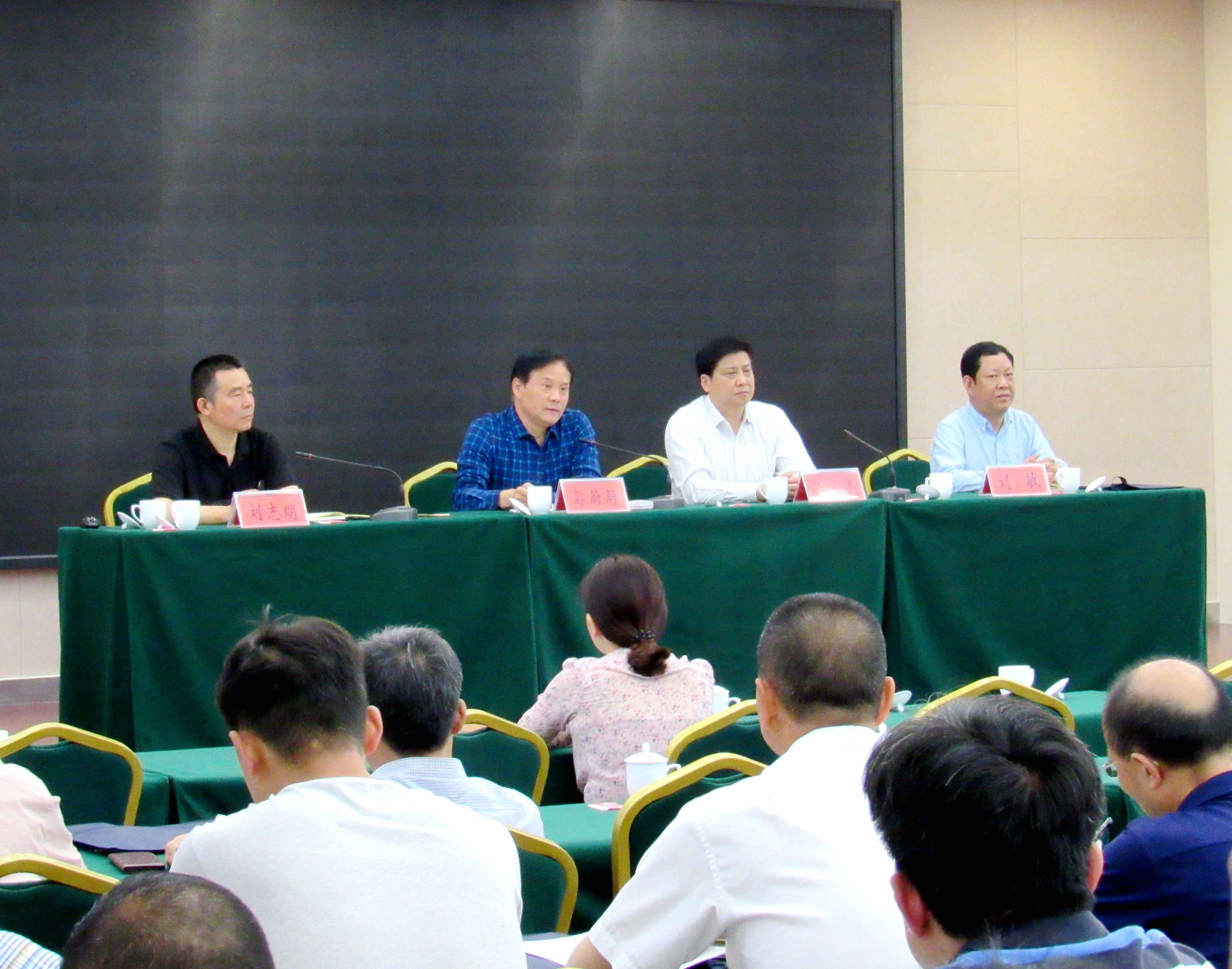 全省高校学生军训工作培训班在郑州大学举办