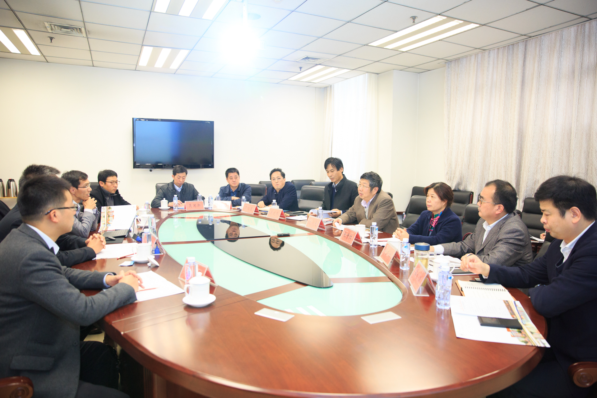 东北大学校友到我校商谈捐赠与合作事宜