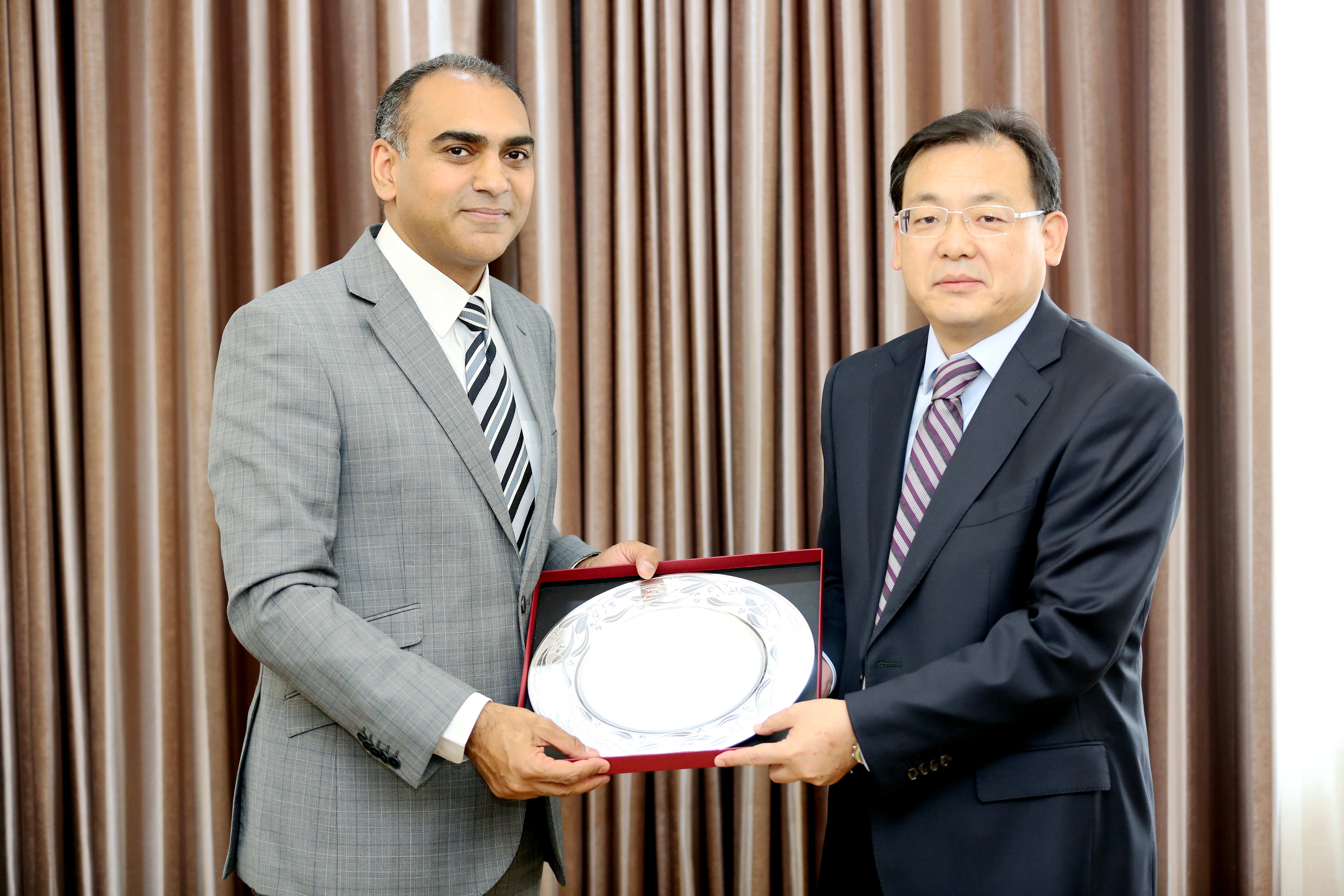 澳大利亚蒙纳士大学副校长访问我校（图）