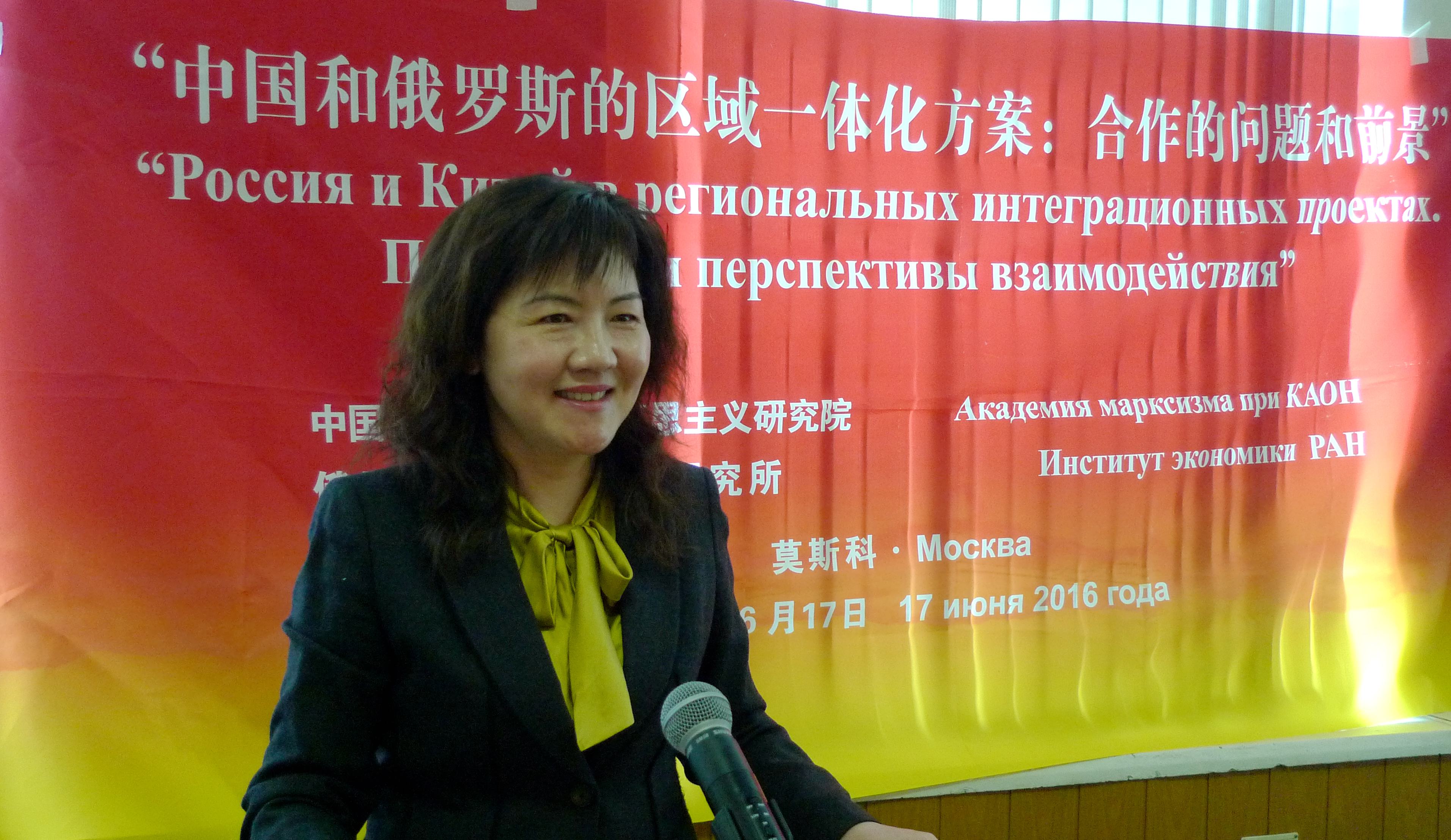 郑大故事：三尺讲台迎冬夏，一支粉笔写春秋——记郑州大学宝钢教育奖优秀教师奖余丽教授（图）