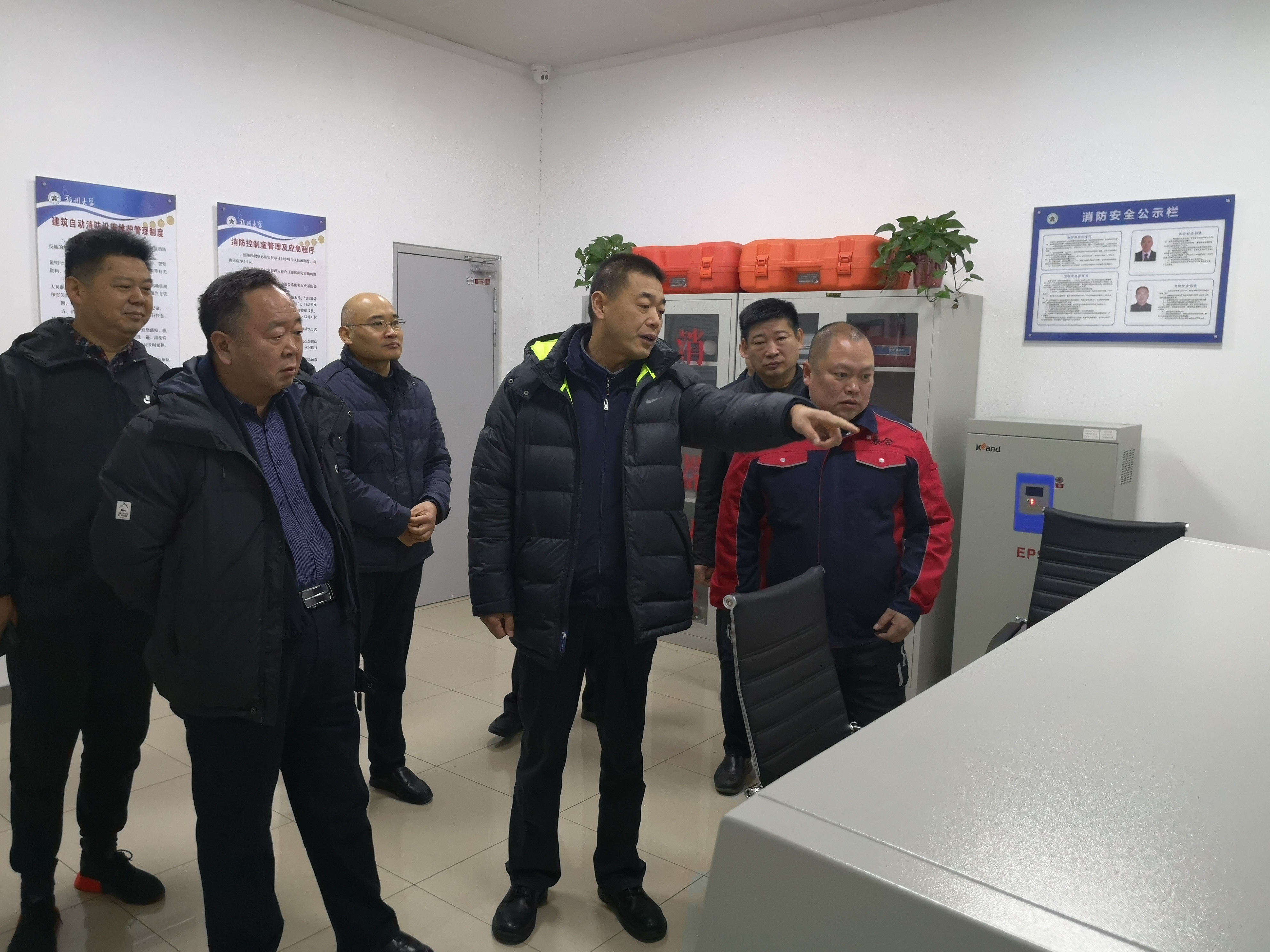 校领导到基层单位进行安保工作检查（图）