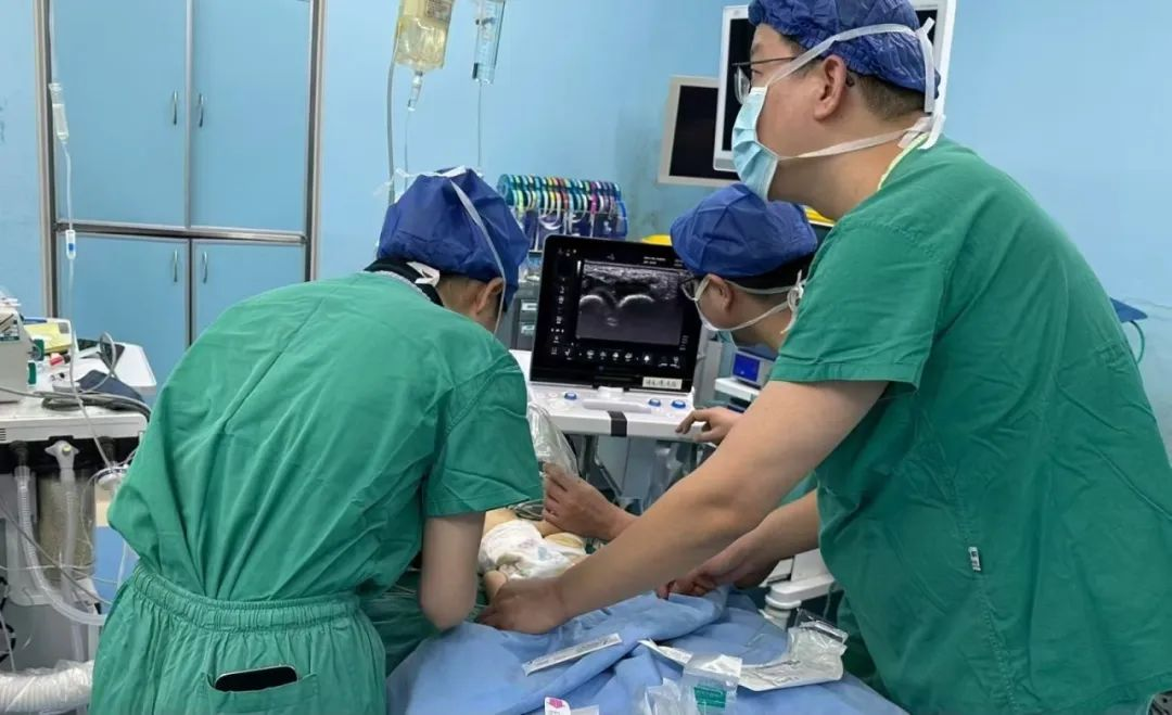 郑州大学第三附属医院医护人员新春“医”路守护，温暖迎接新生