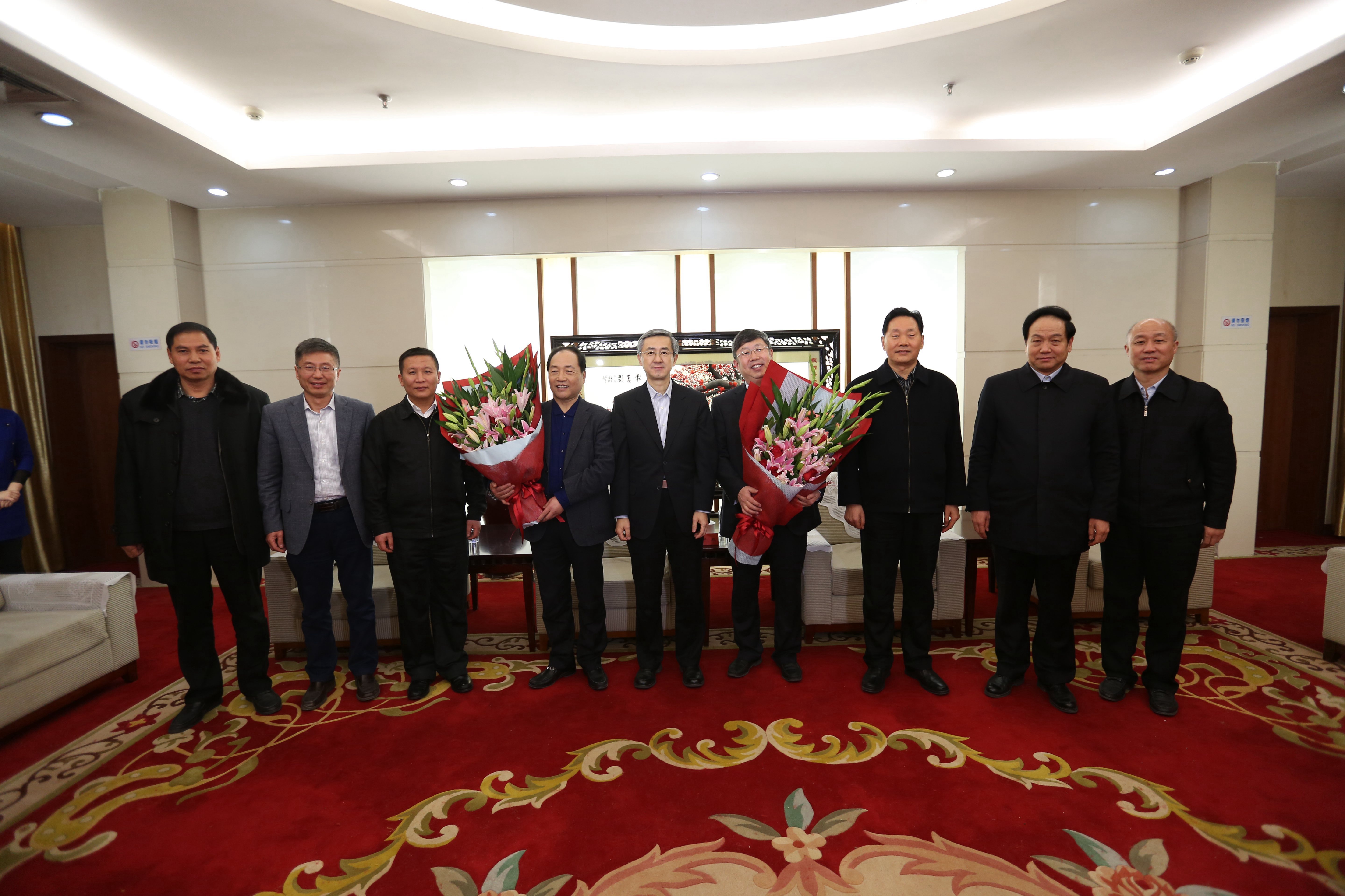 省委副书记邓凯到我校看望慰问院士