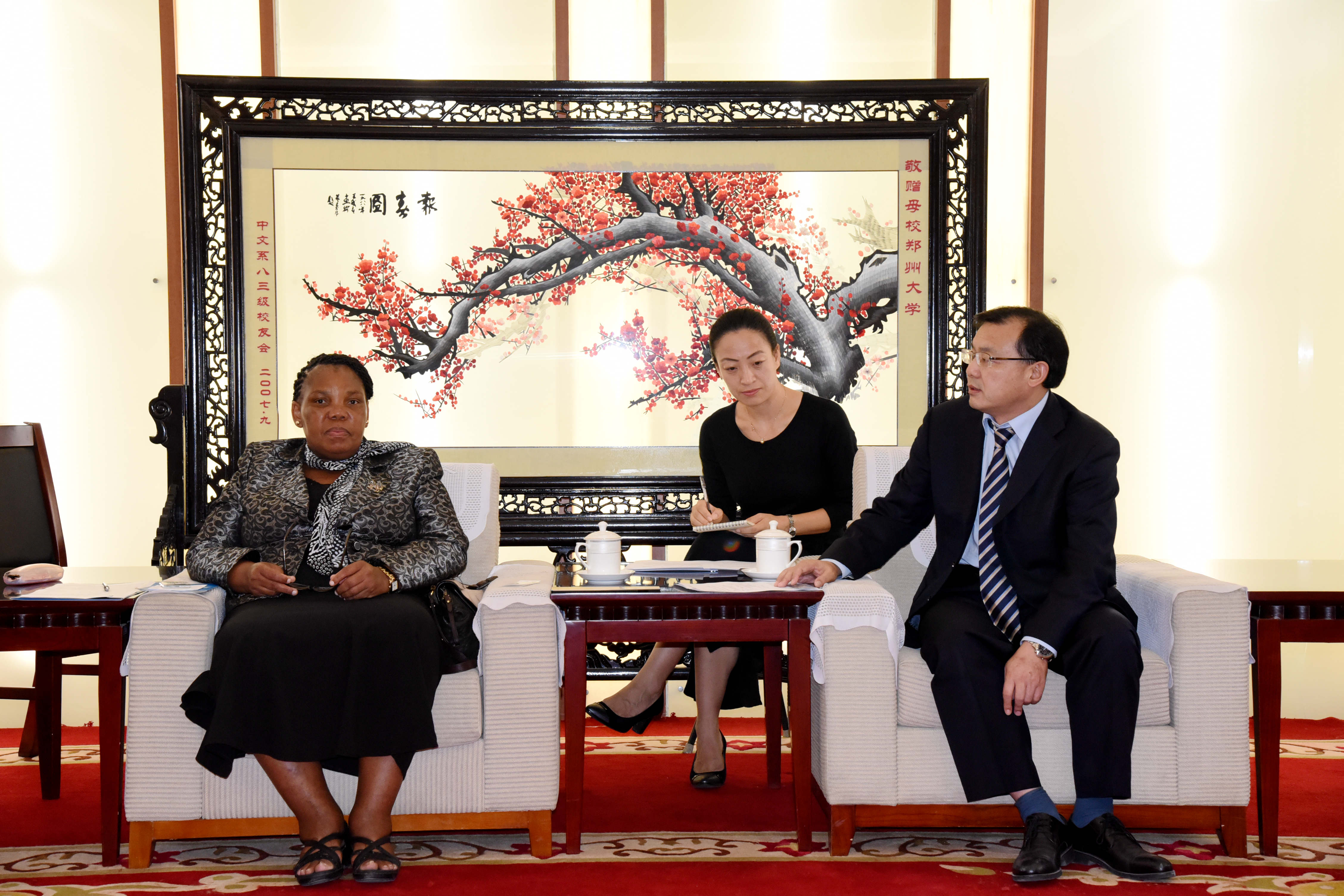 坦桑尼亚教育文化代表团一行访问我校（图）