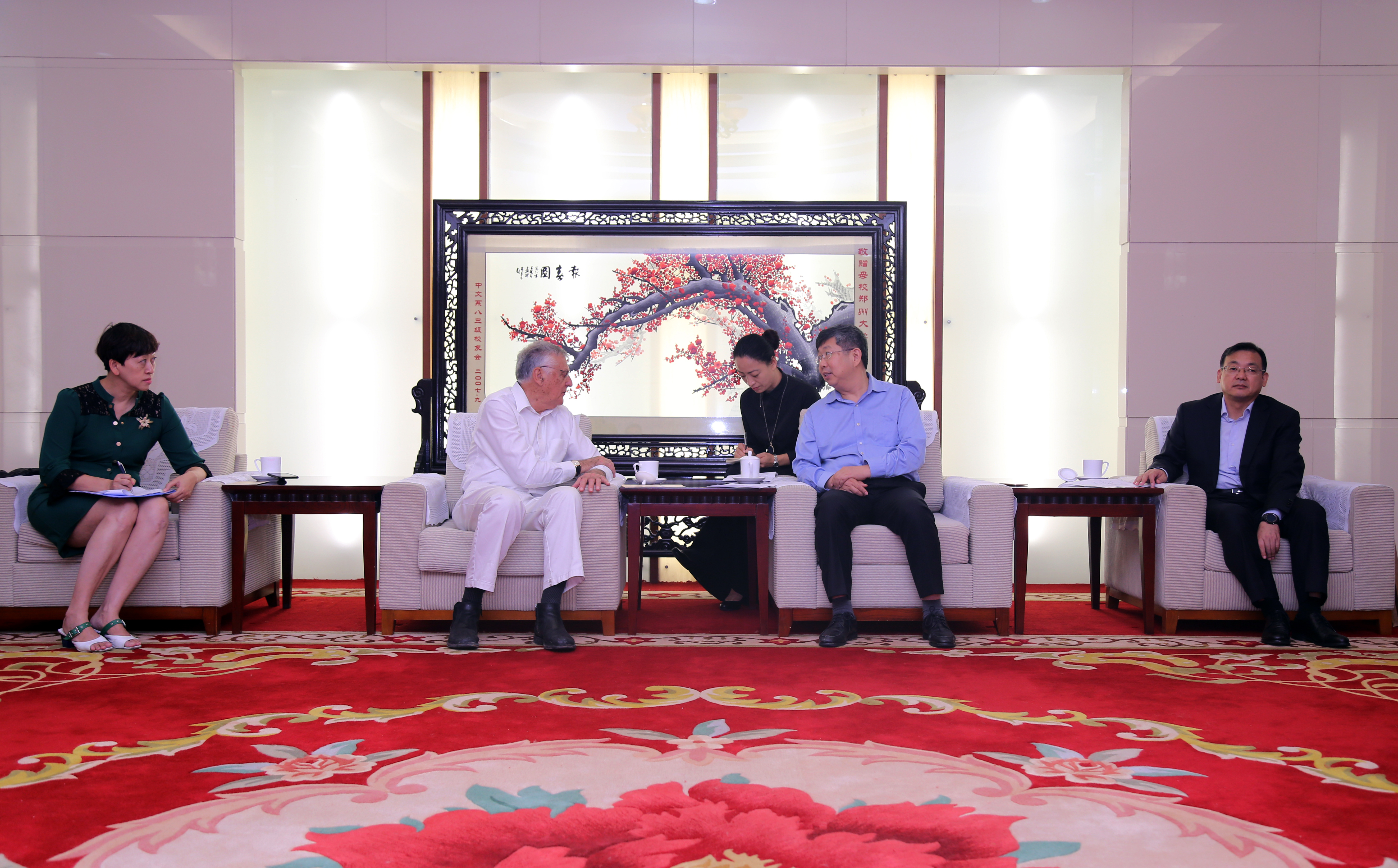 校长刘炯天院士会见诺贝尔化学奖获得者丹﹒谢德曼教授（图）