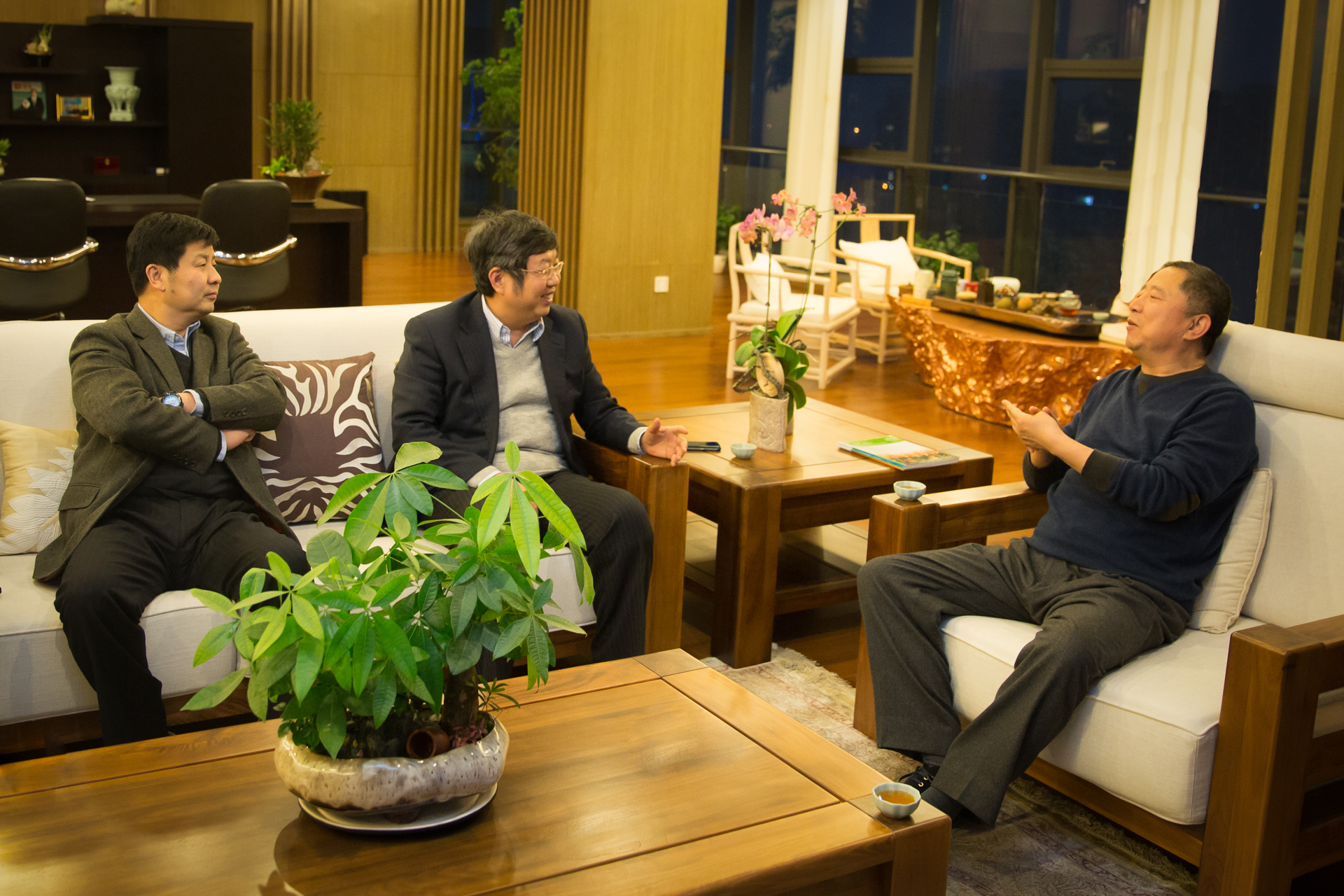 校长刘炯天院士到校友企业建业地产股份有限公司调研