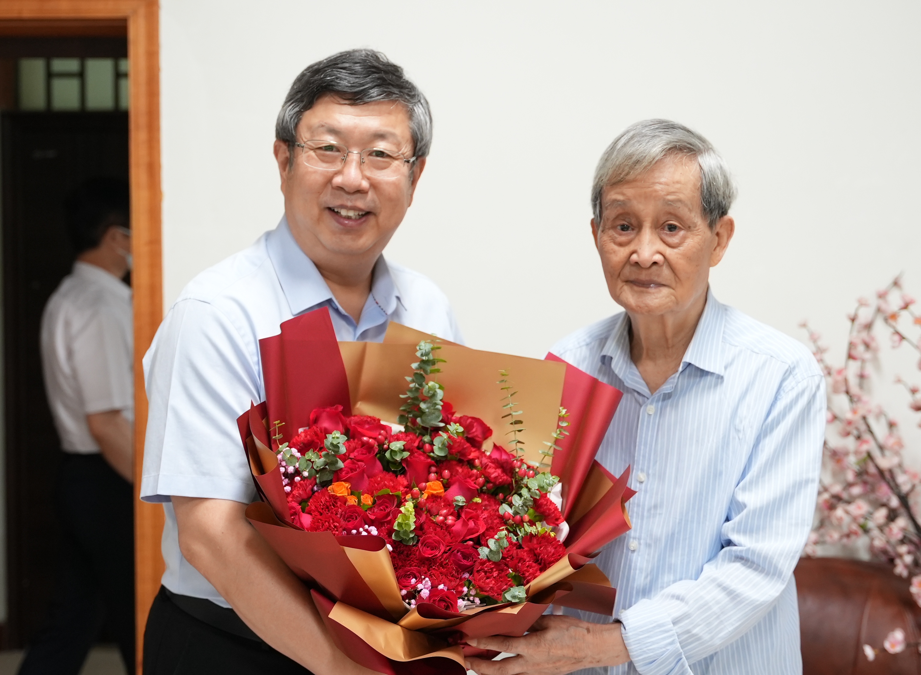 刘炯天看望慰问教学科研一线教师