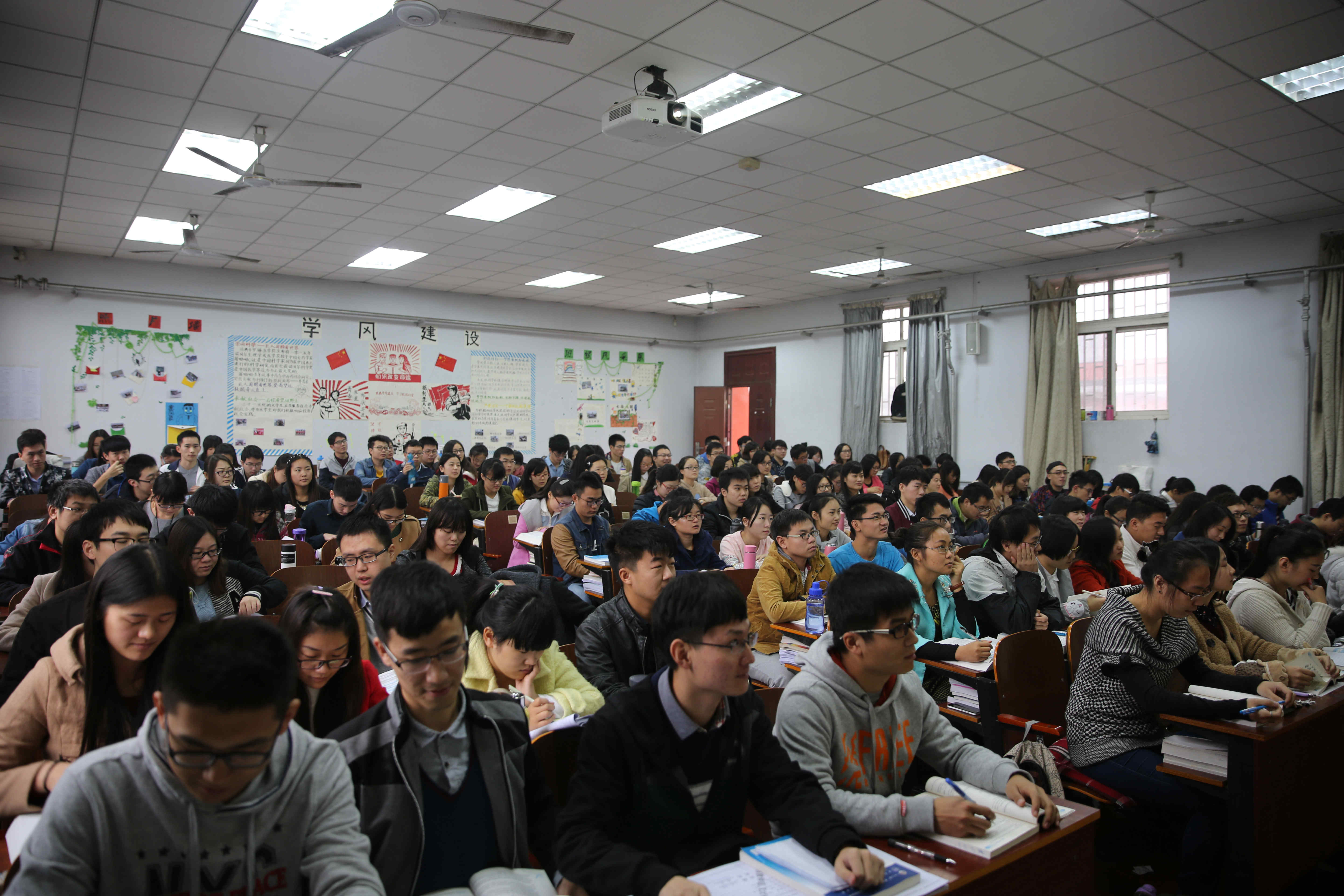 郑州大学临床医学系扎实推进学风建设