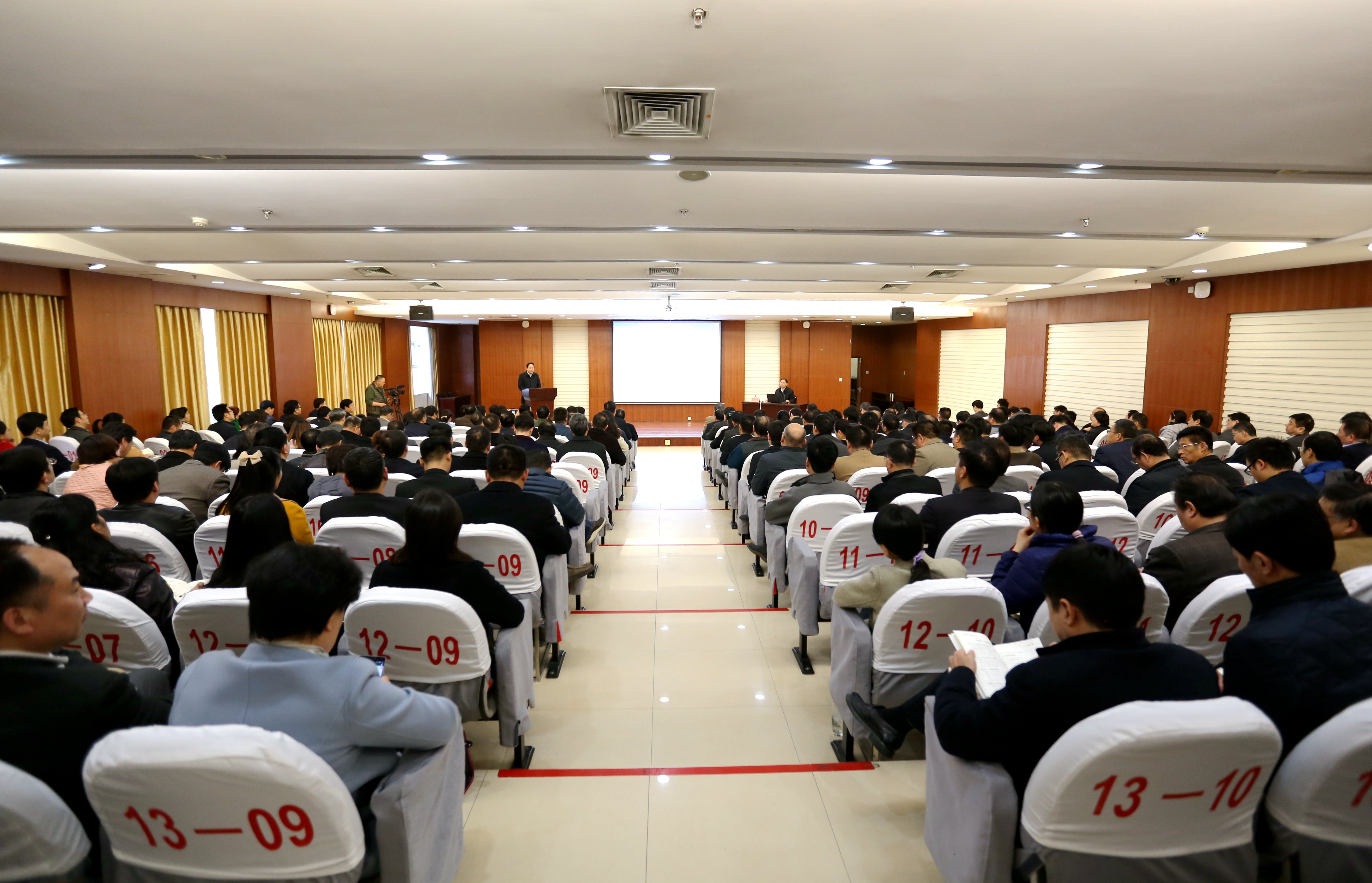 郑州大学举行党委中心组（扩大）学习会（图）