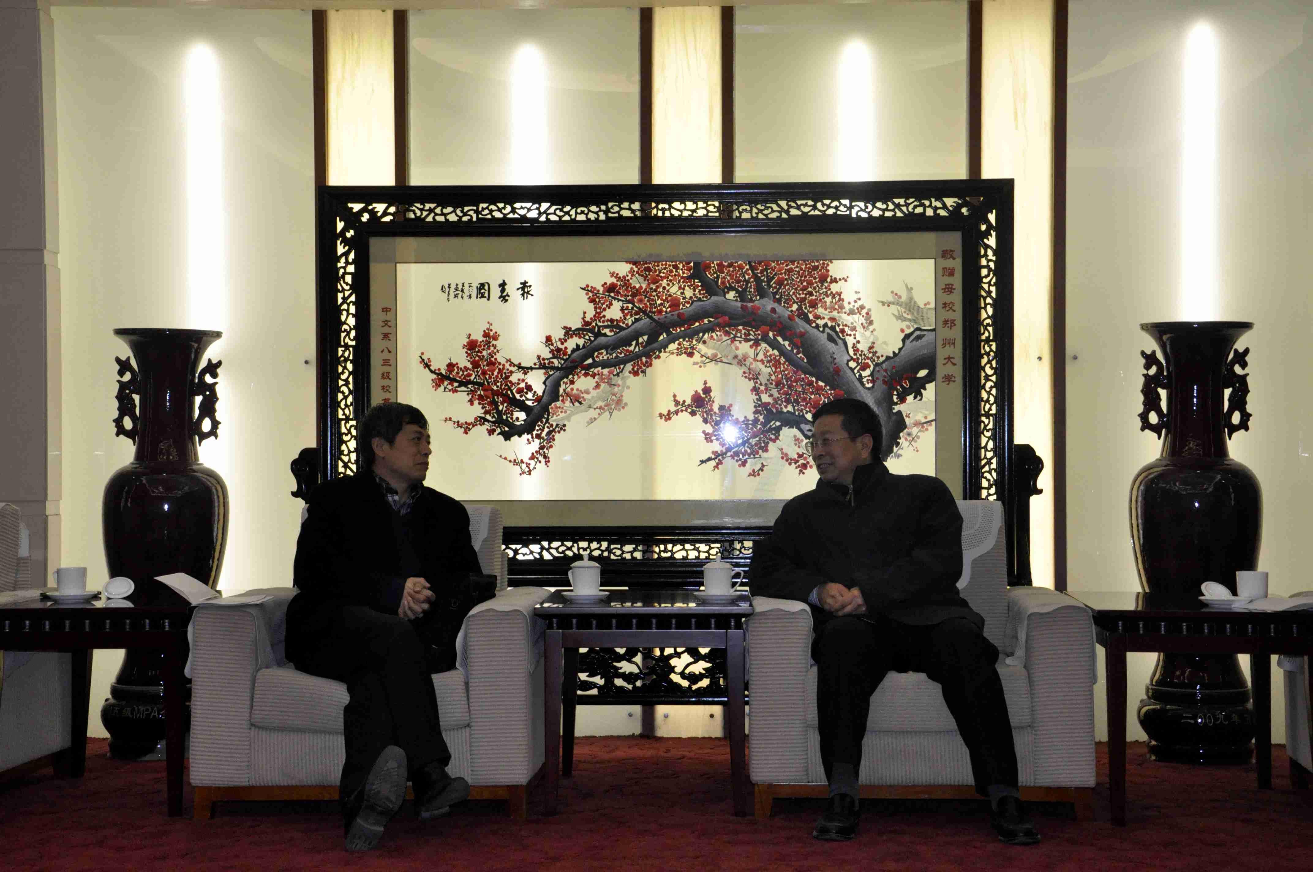 河南信阳师范学院副院长李俊一行访问我校