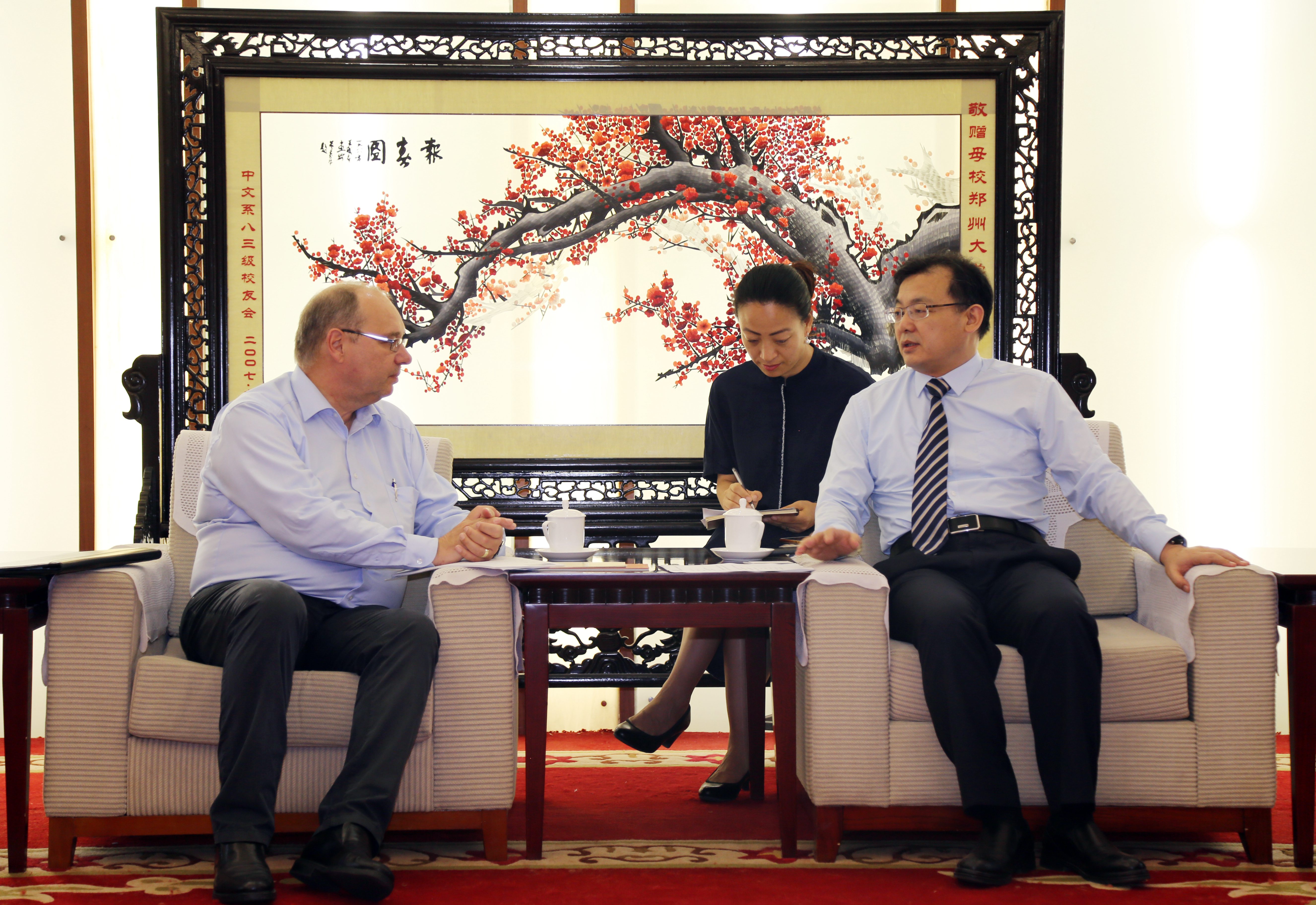 德国杜伊斯堡-埃森大学客人访问我校（图）