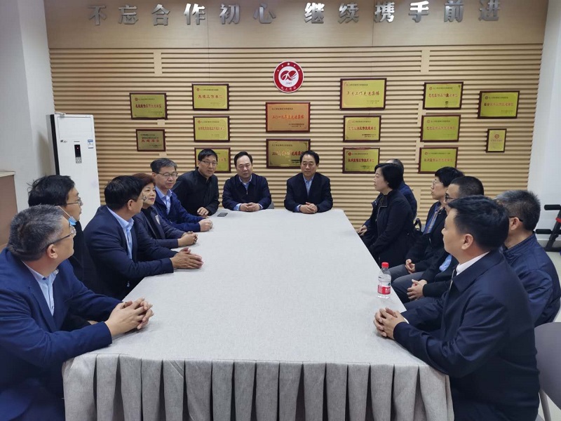 省政协副主席、九三学社河南省委主委张亚忠来校调研指导