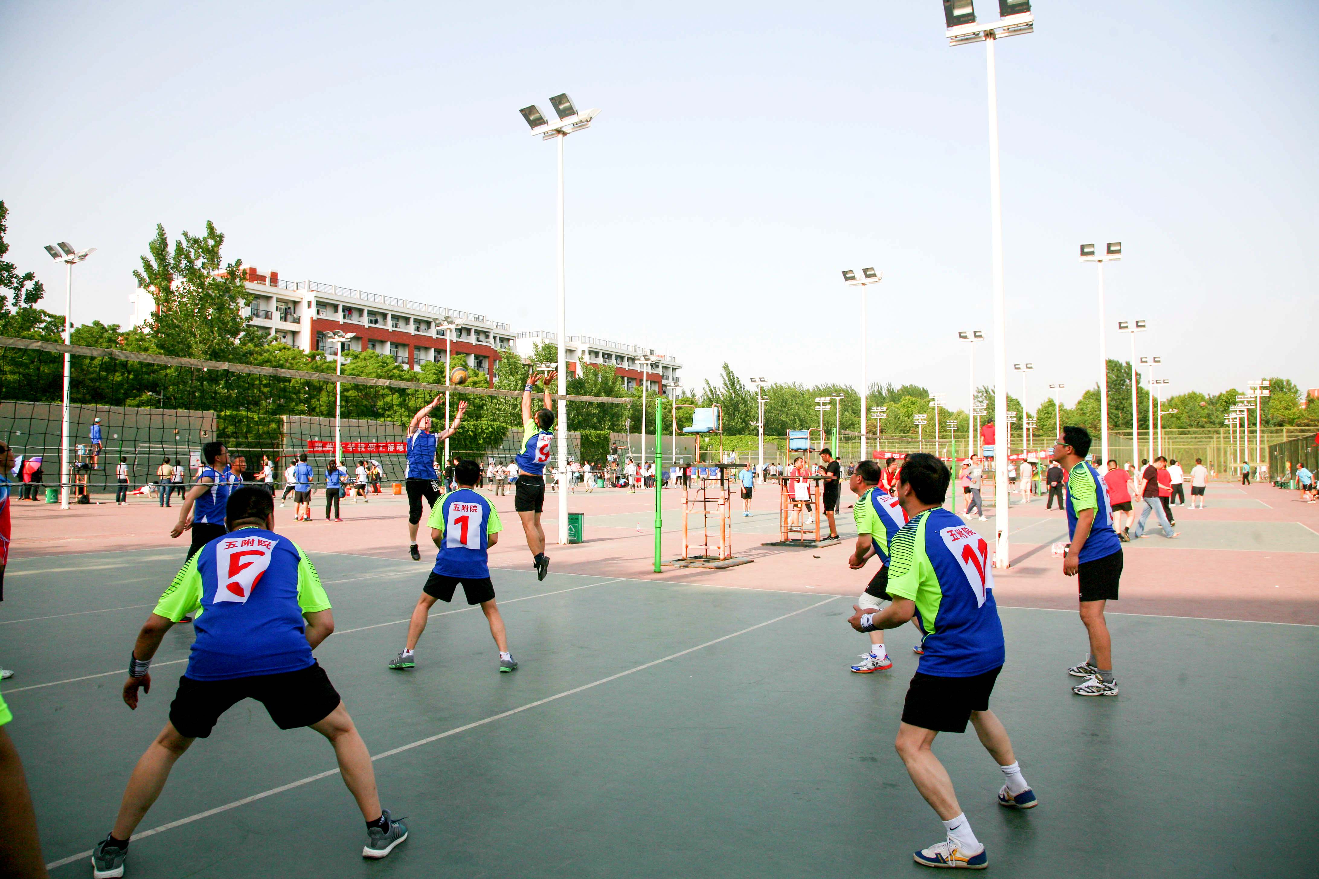 郑州大学举办2016年教职工排球赛