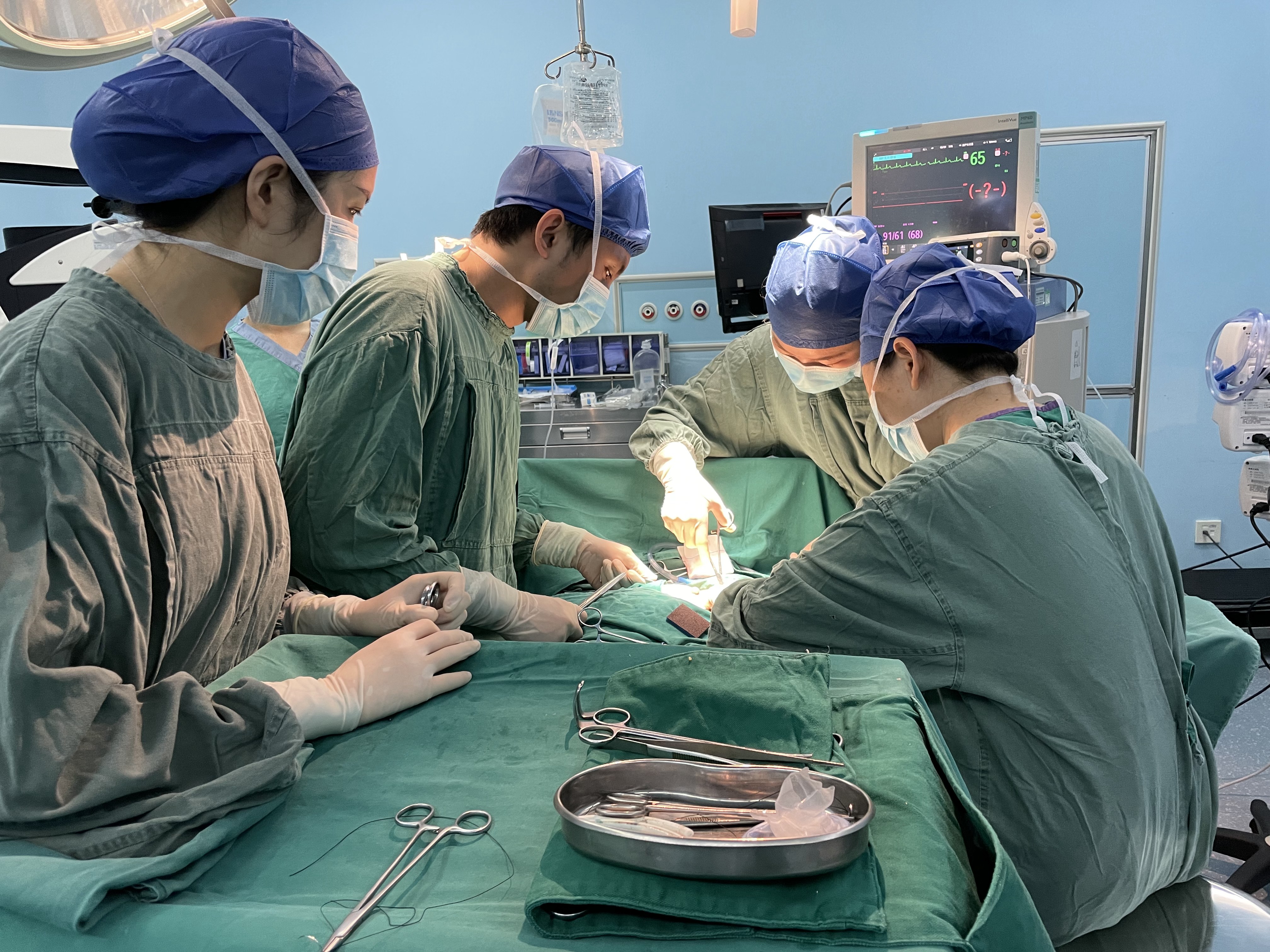 郑州大学第三附属医院：筑牢疫情防线 彰显红色力量