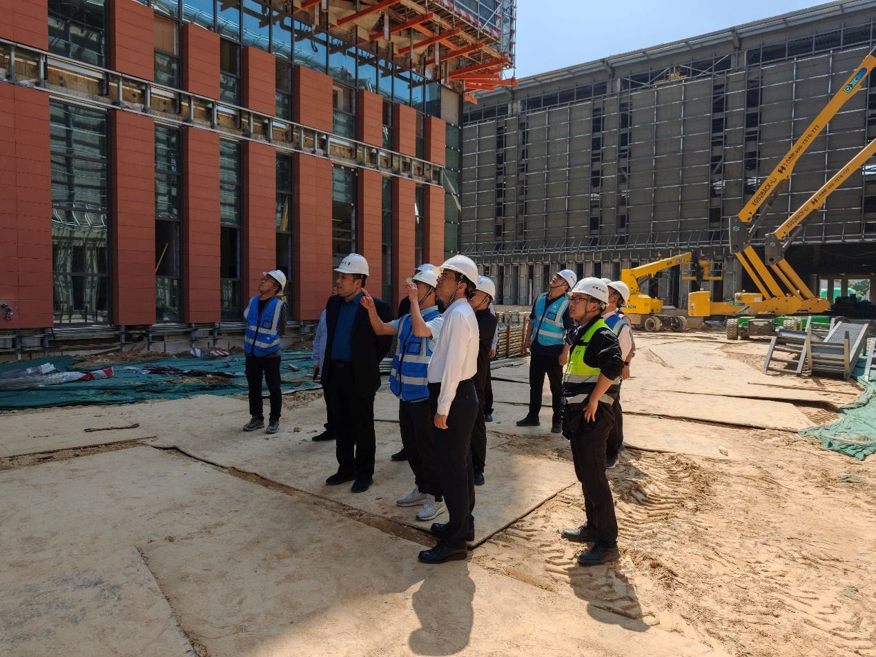胡少伟检查基建项目施工安全