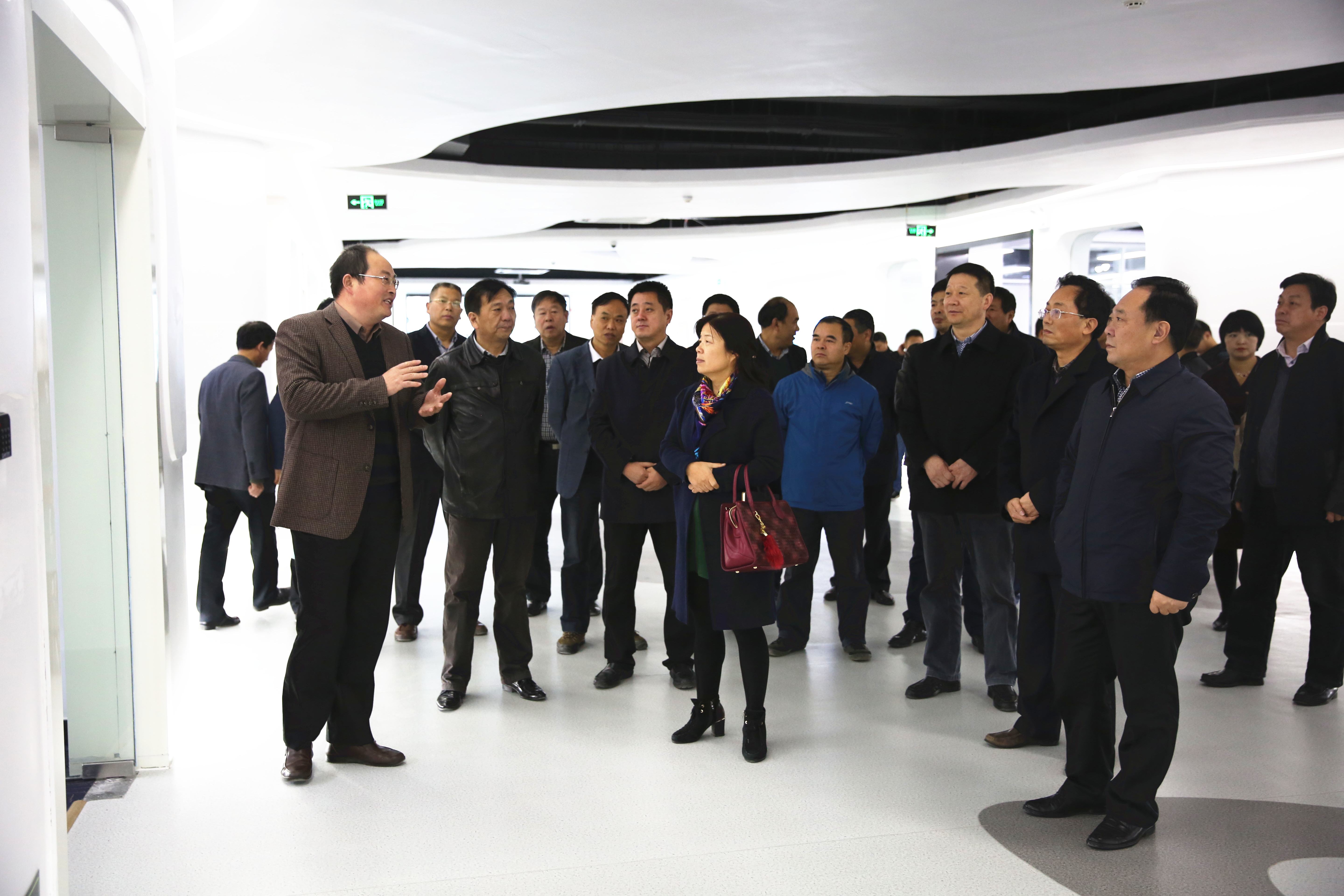 郑州大学召开大学生创新创业基地（北校区）建设现场推进会（图）