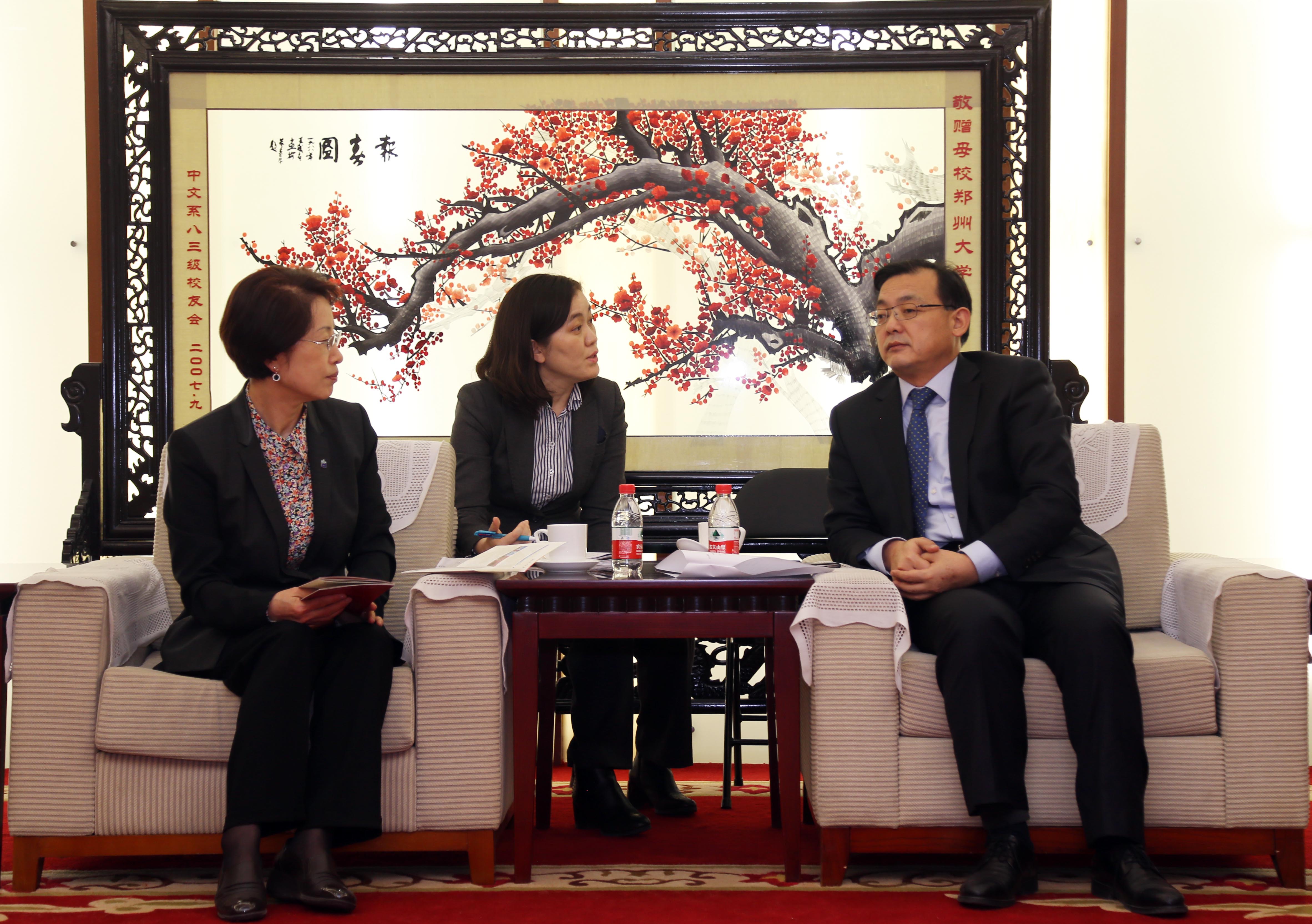 韩国仁荷大学校长崔顺子一行访问我校