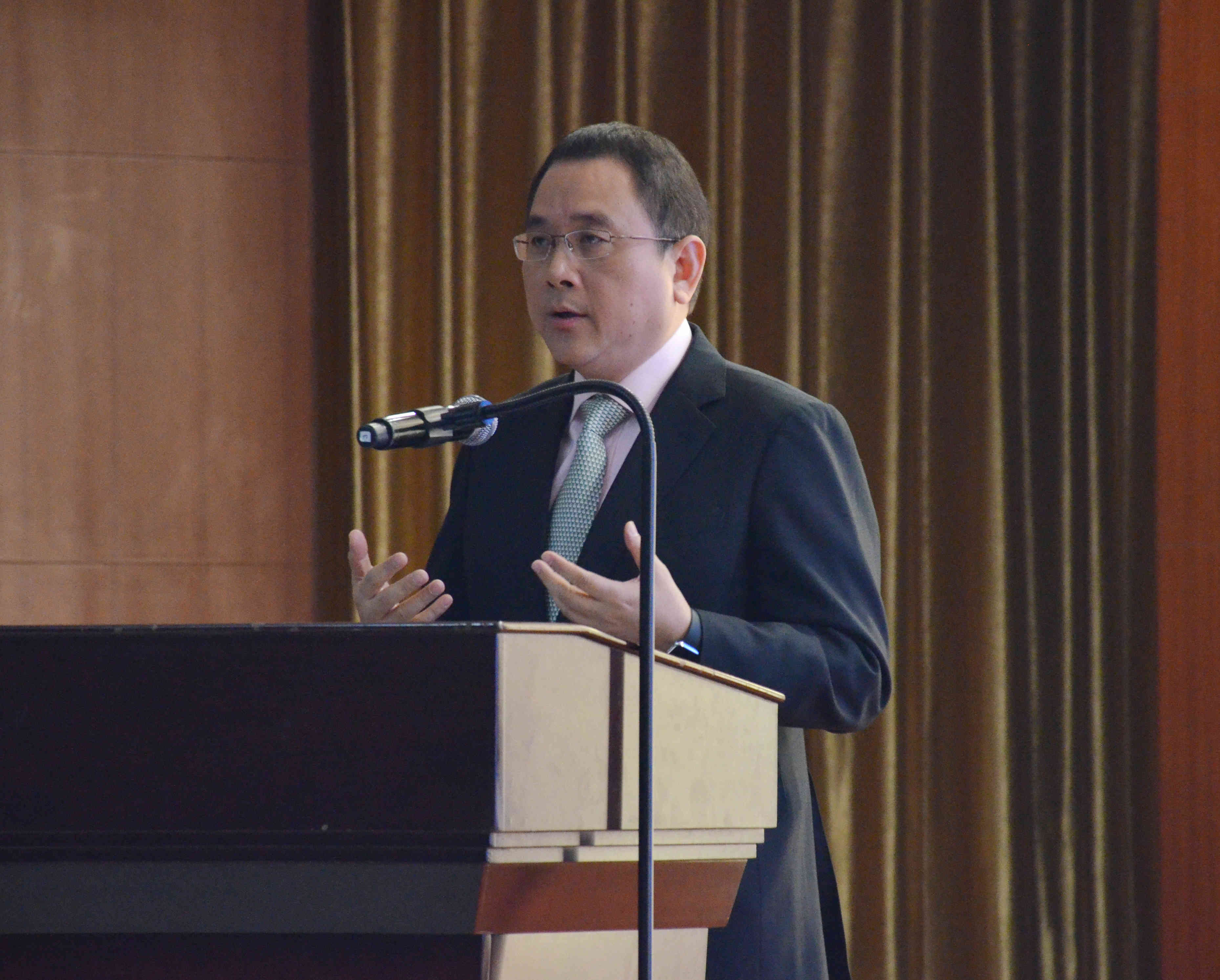 华特迪士尼公司大中华区主席张志忠受聘我校兼职教授并作专题报告