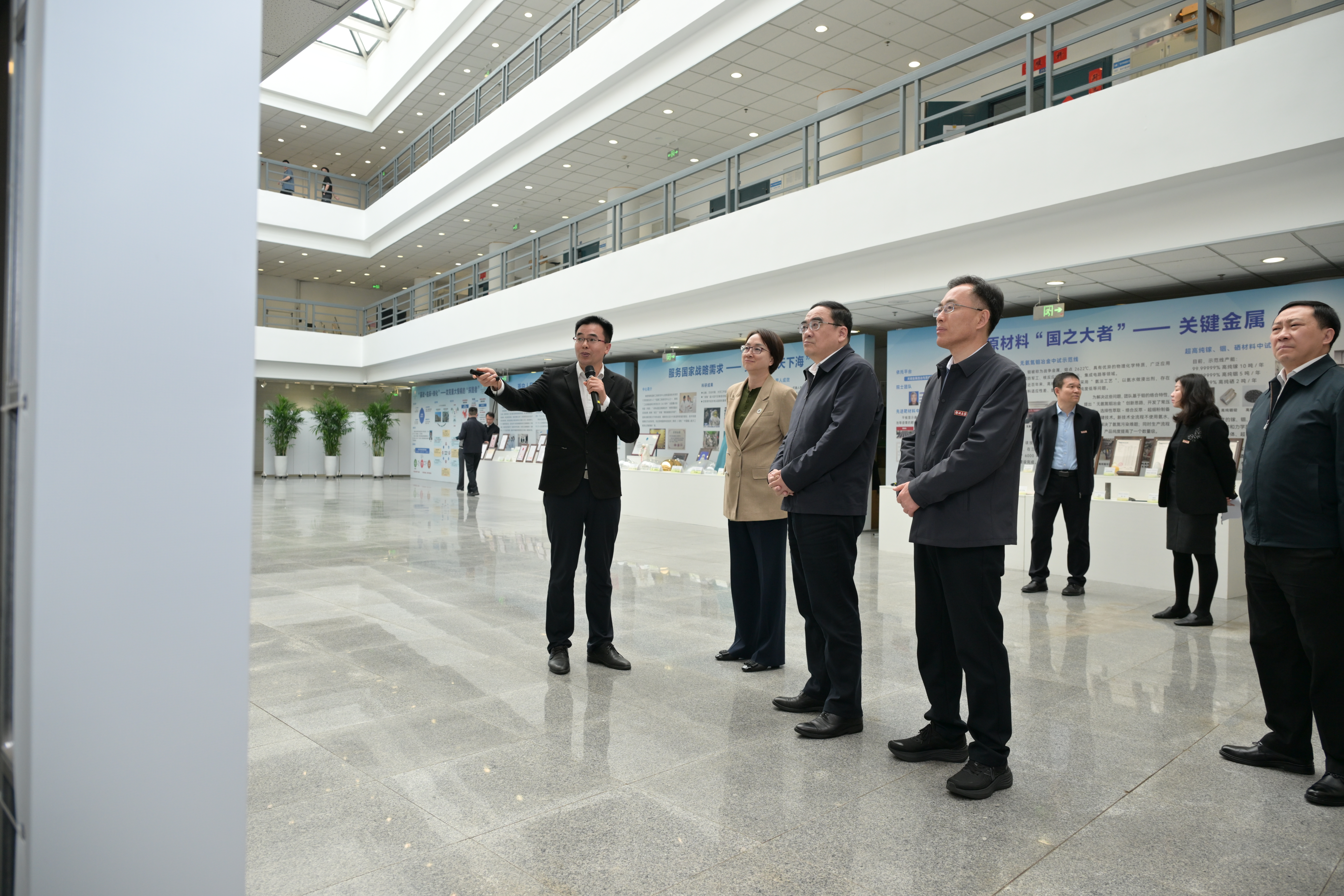 教育部副部长王光彦到郑州大学调研