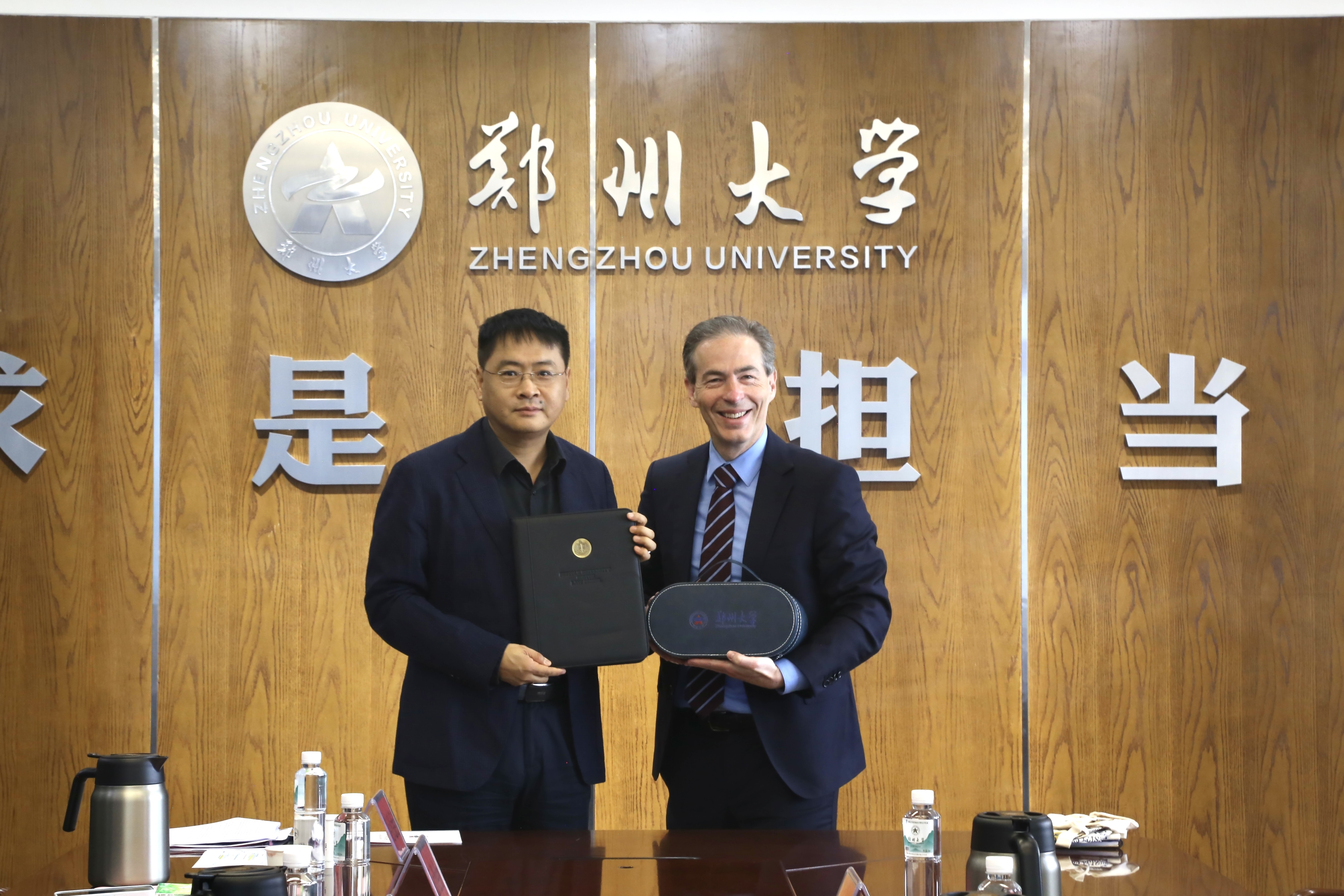 美国萨福克大学副校长安德鲁·珀尔曼一行来校访问