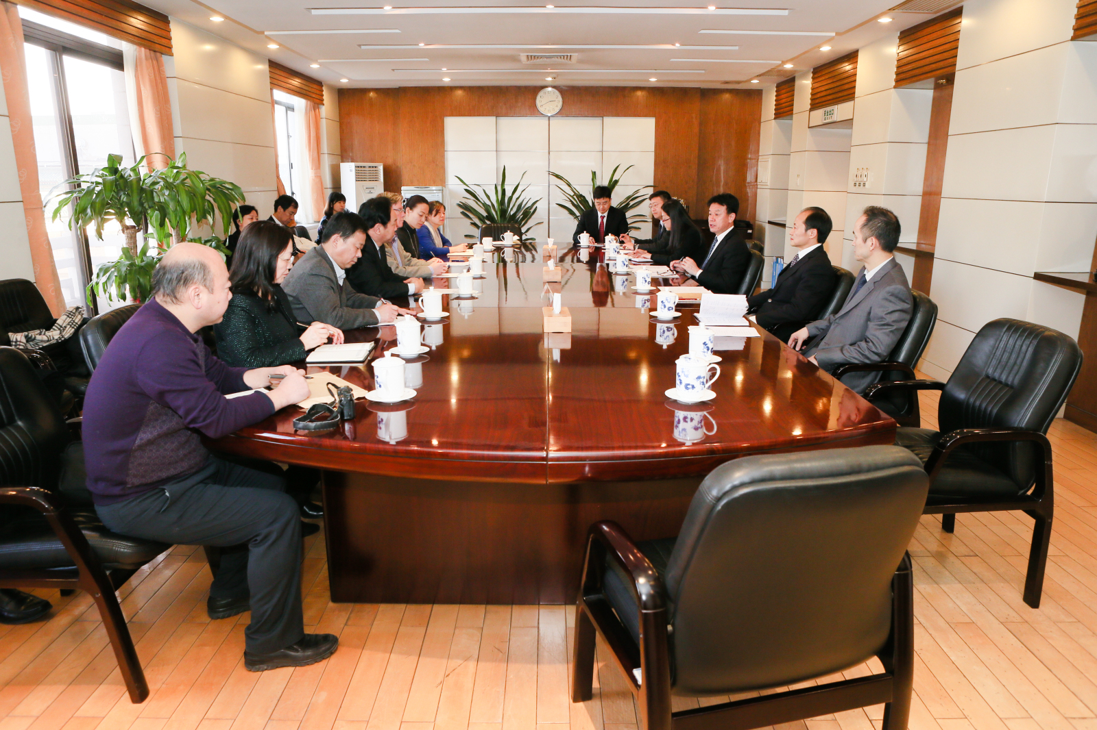 校党委书记牛书成一行到国家外专局汇报我校国际化示范学院筹建情况