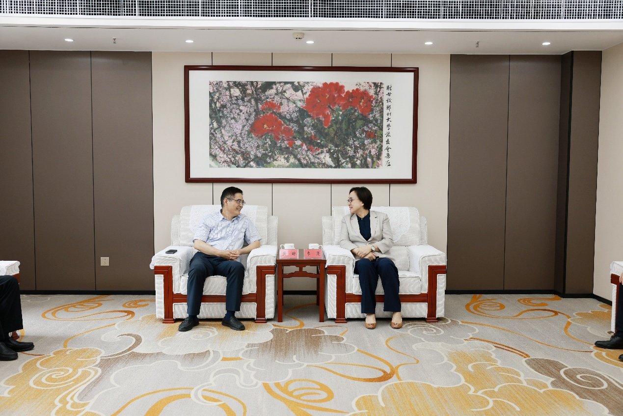 河南省社会保险中心来校开展调研座谈暨养老保险“上门办”专项服务