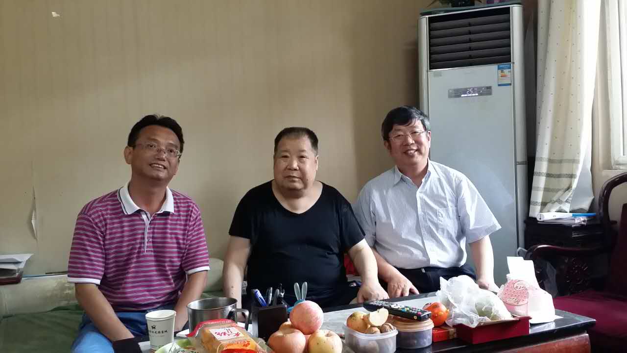 校长刘炯天院士看望文学院院长二月河(图)