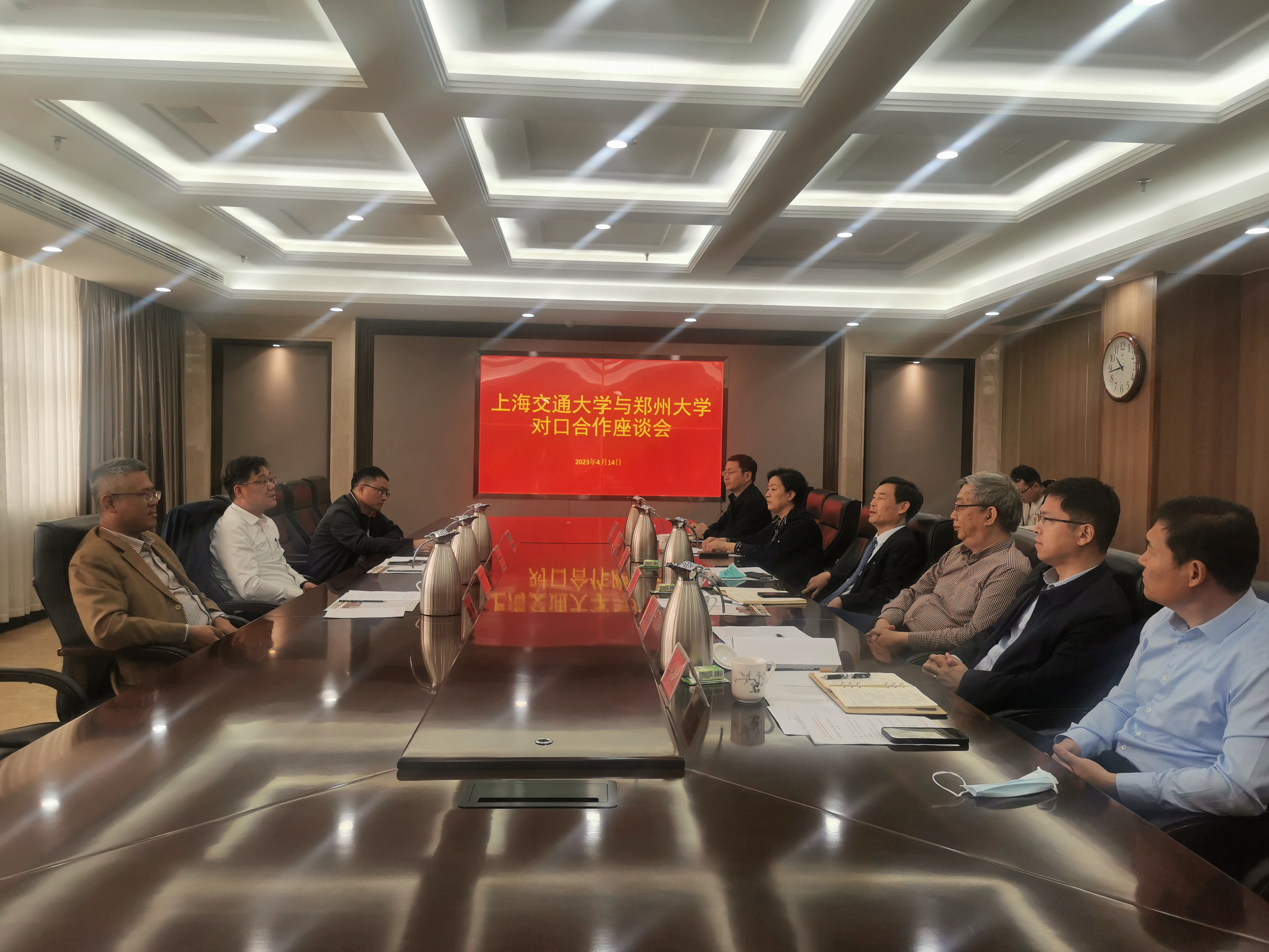 上海交通大学来校洽谈深化对口合作事宜