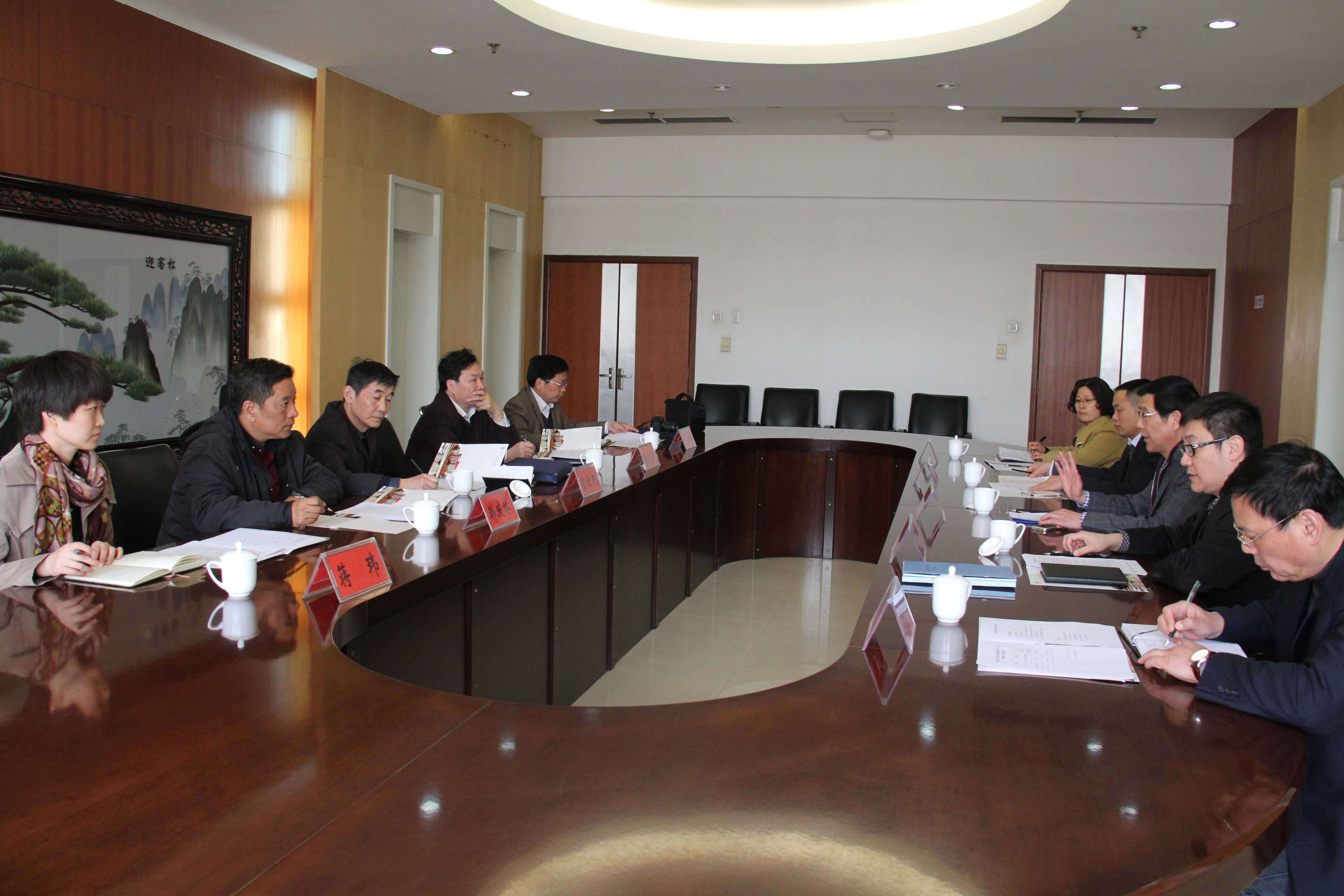 郑州轻工业学院党委副书记窦效民一行来我校考察交流