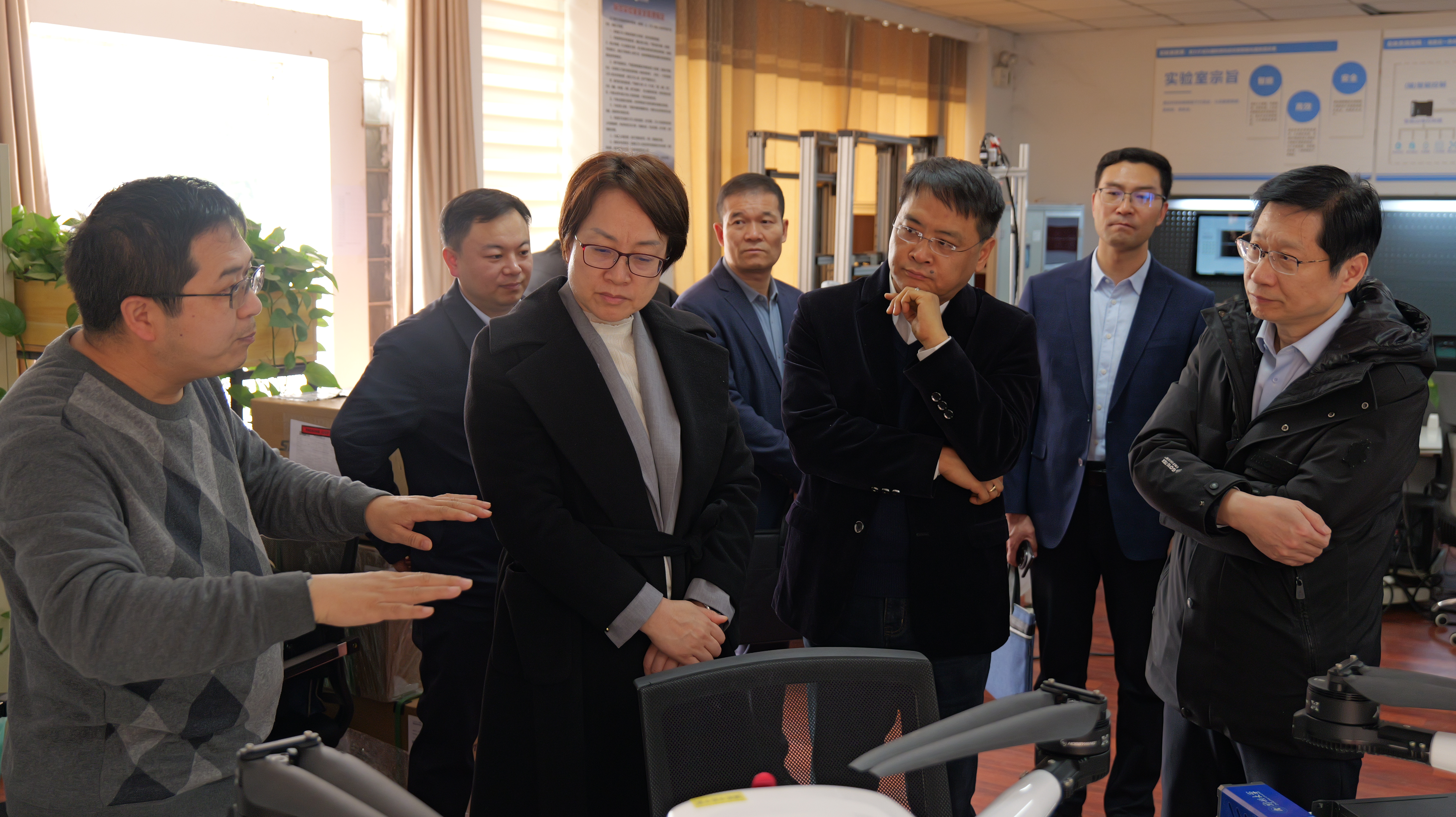 校长李蓬院士调研计算机与人工智能学科建设创新中心和机器人融合创新研究院