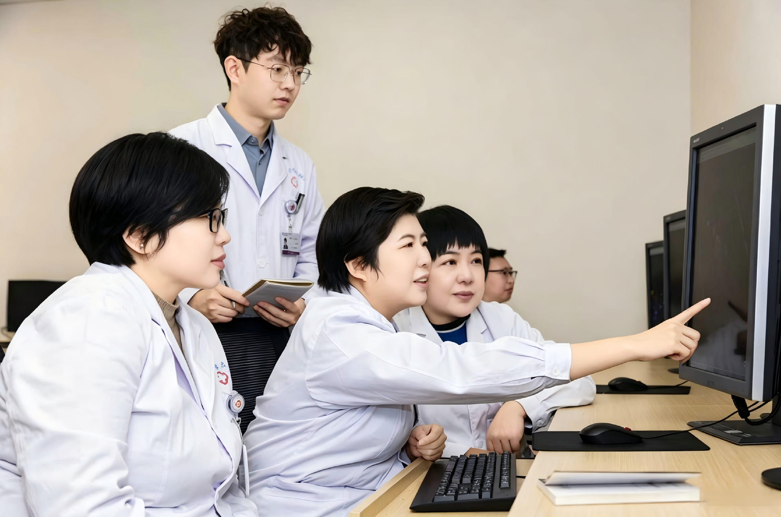 教育家精神在郑大：六年磨出国家级金课，二十七载守妇幼影像——郑州大学“教学名师”赵鑫的医者答卷