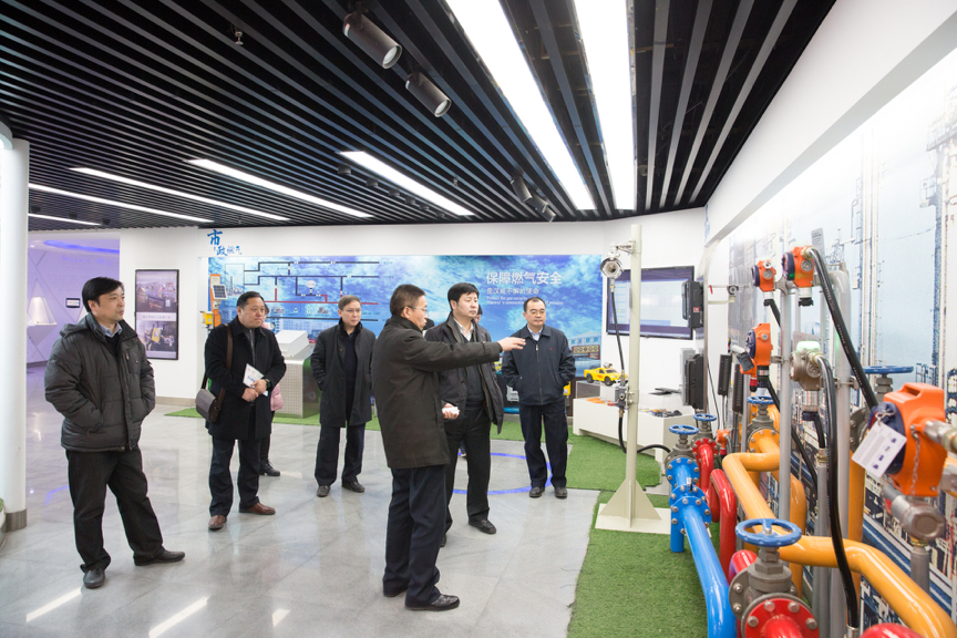 副校长王宗敏到校友企业河南汉威电子股份有限公司调研