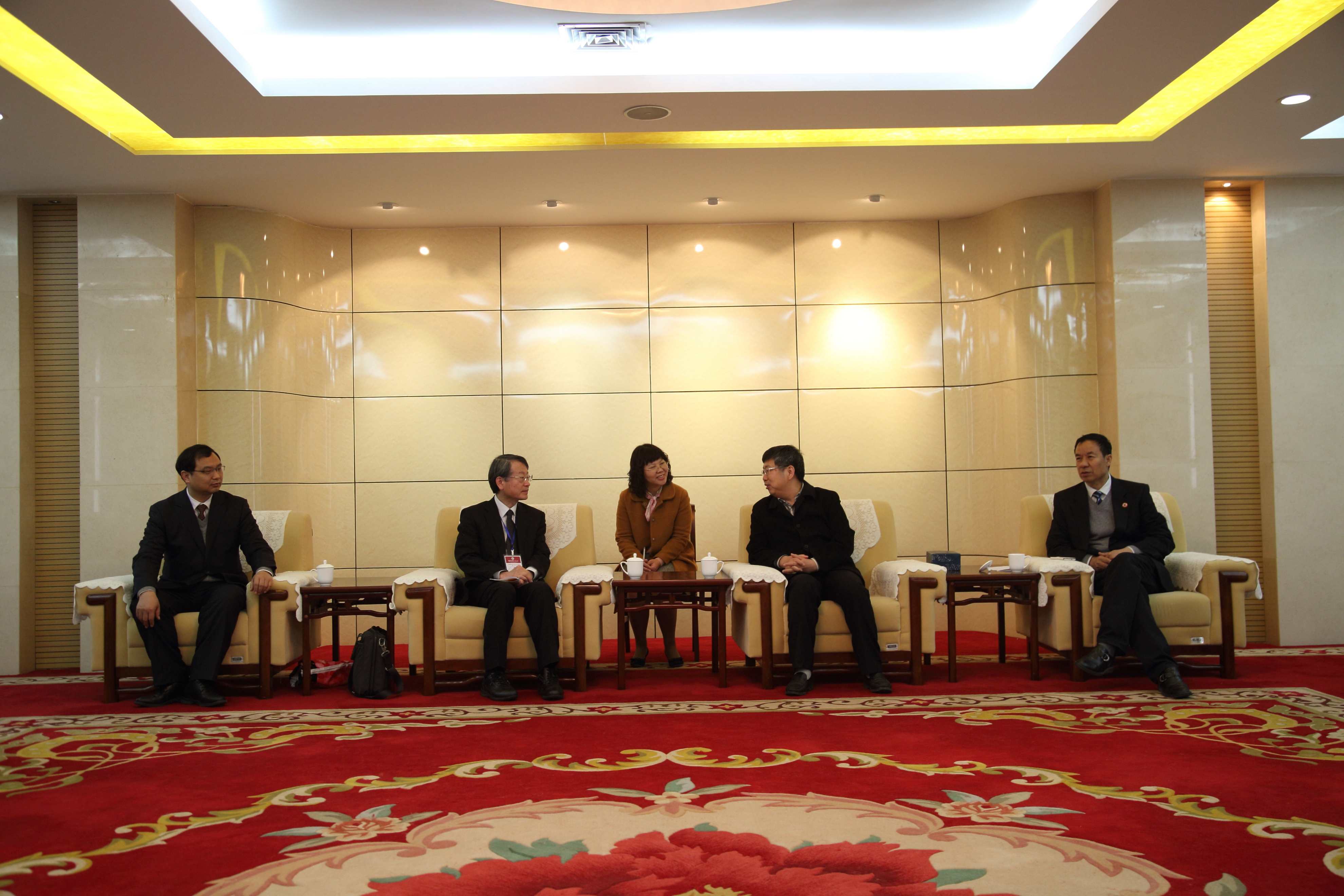 日本早稻田大学副校长李成市教授访问我校